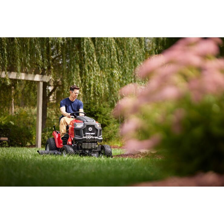 Troy-Bilt Bronco 46″ Gas Riding Lawn Mower with 547cc Engine and AutoDrive Transmission 4.1 stars out of 151 reviews (4.1) |