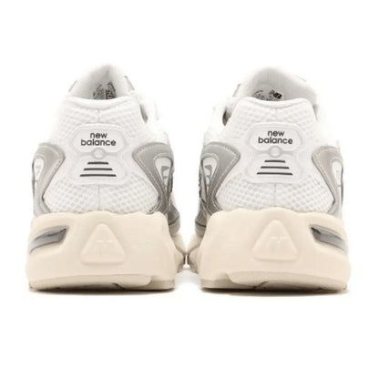 White 725 Metallic Silver