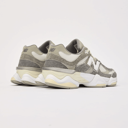 9060 White Grey