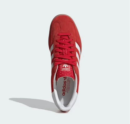 White Gazelle Indoor Scarlet Cloud