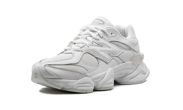 9060 Triple White