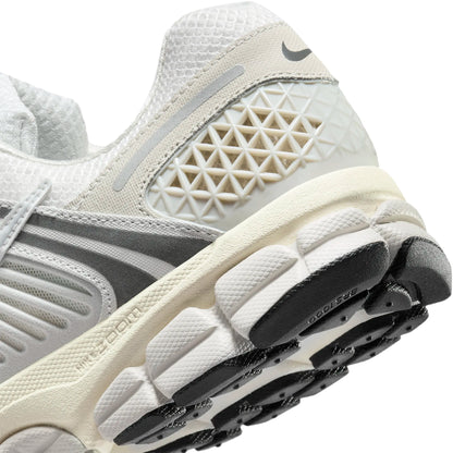 Air Zoom Vomero 5 Platinum Tint